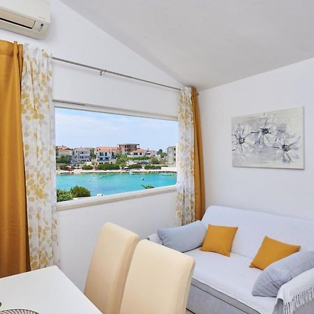 Apartments Lumi Рогозниця Екстер'єр фото
