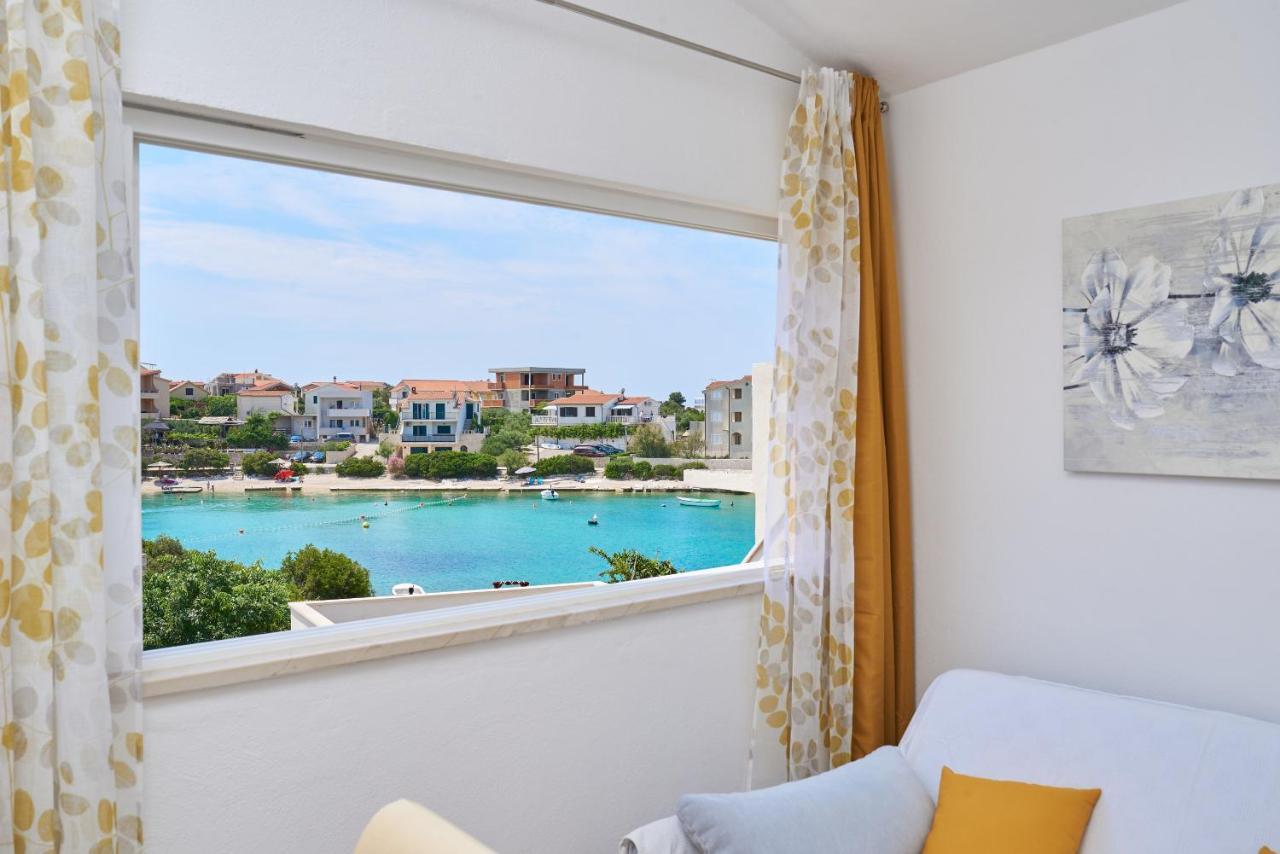 Apartments Lumi Рогозниця Екстер'єр фото