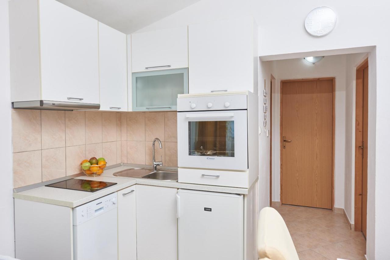 Apartments Lumi Рогозниця Екстер'єр фото