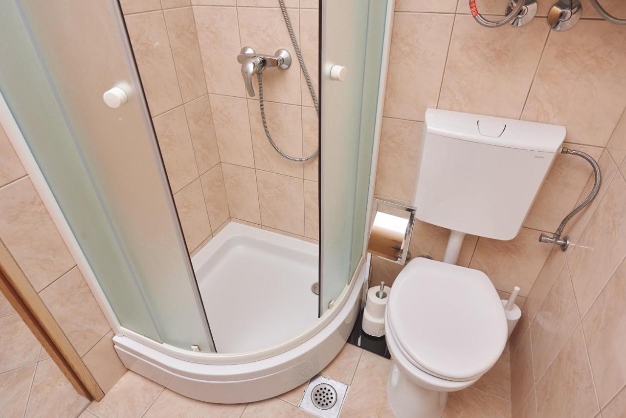 Apartments Lumi Рогозниця Екстер'єр фото