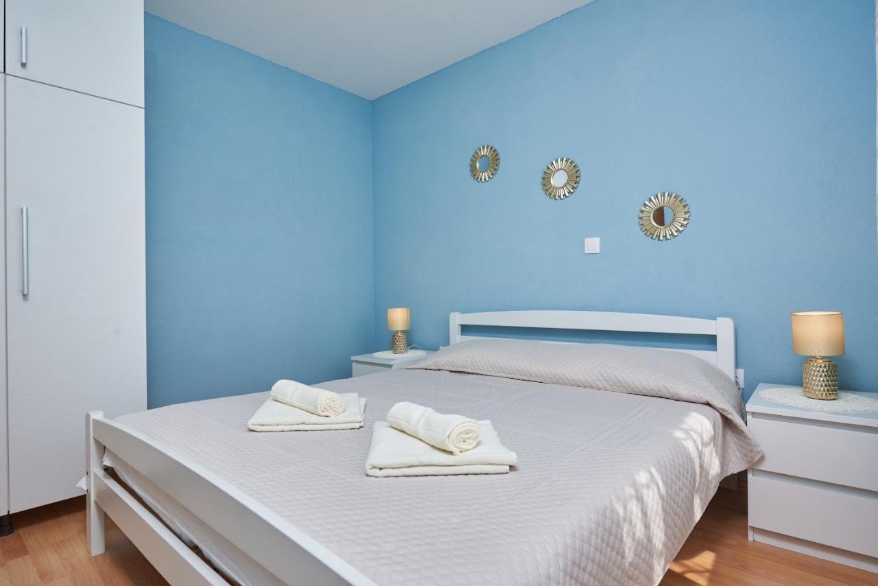 Apartments Lumi Рогозниця Екстер'єр фото