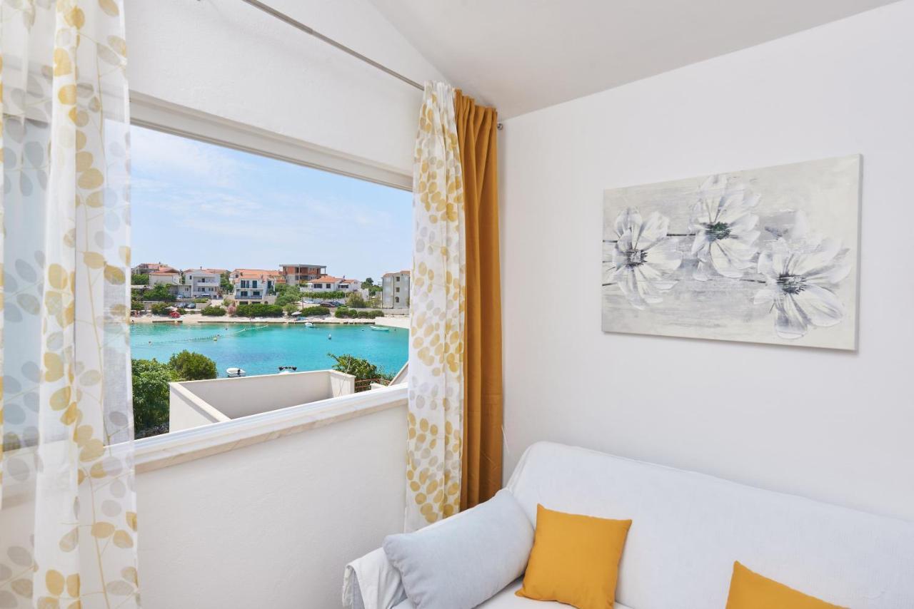 Apartments Lumi Рогозниця Екстер'єр фото