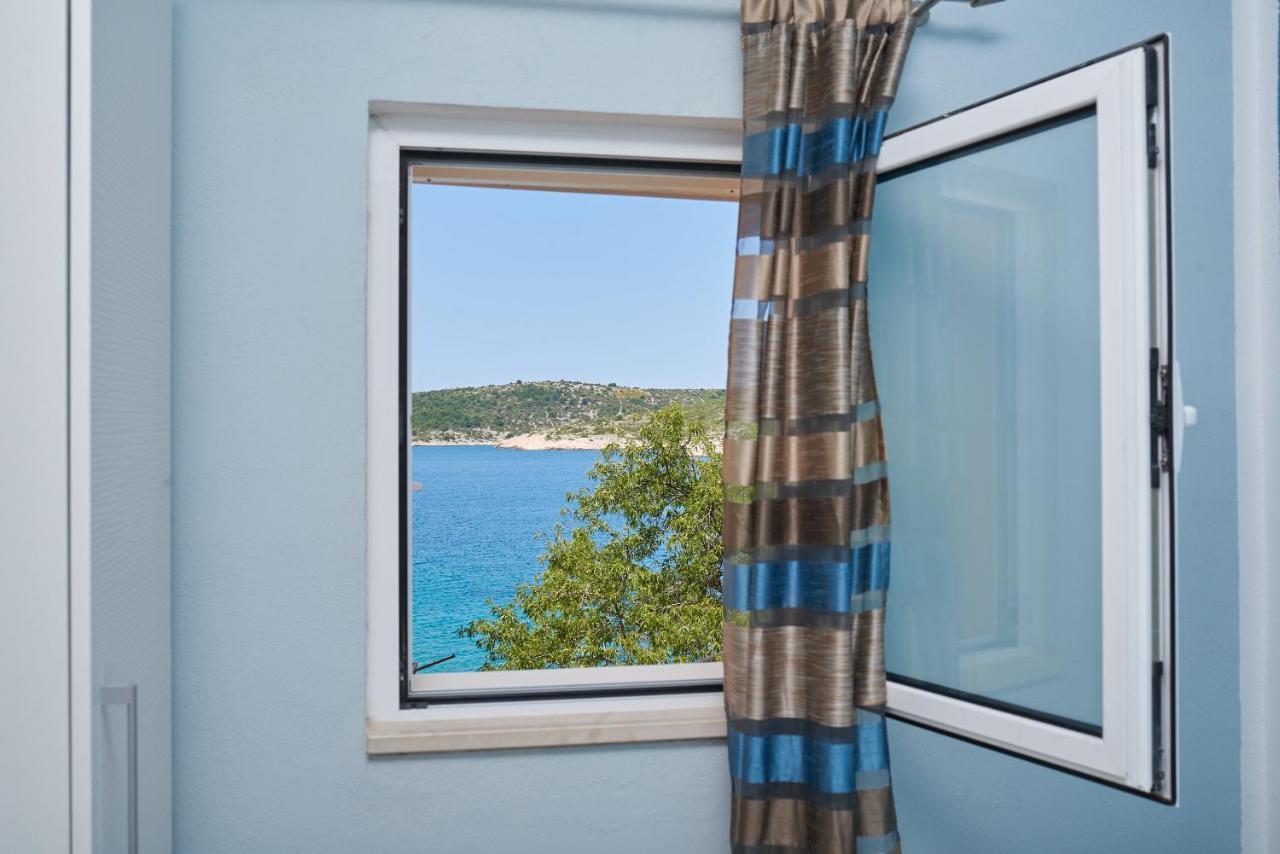Apartments Lumi Рогозниця Екстер'єр фото
