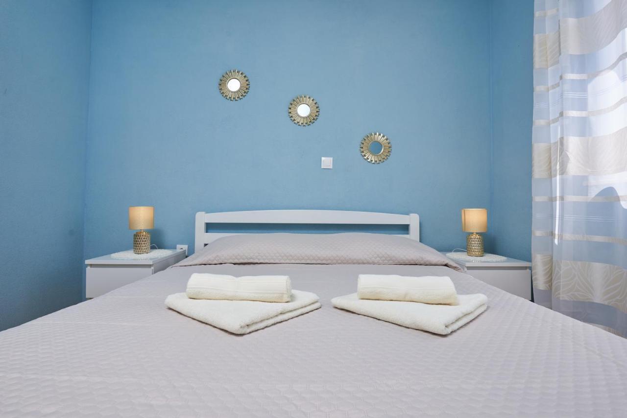 Apartments Lumi Рогозниця Екстер'єр фото
