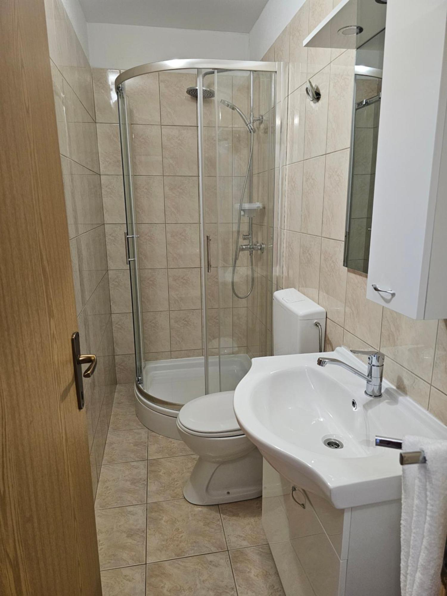 Apartments Lumi Рогозниця Екстер'єр фото